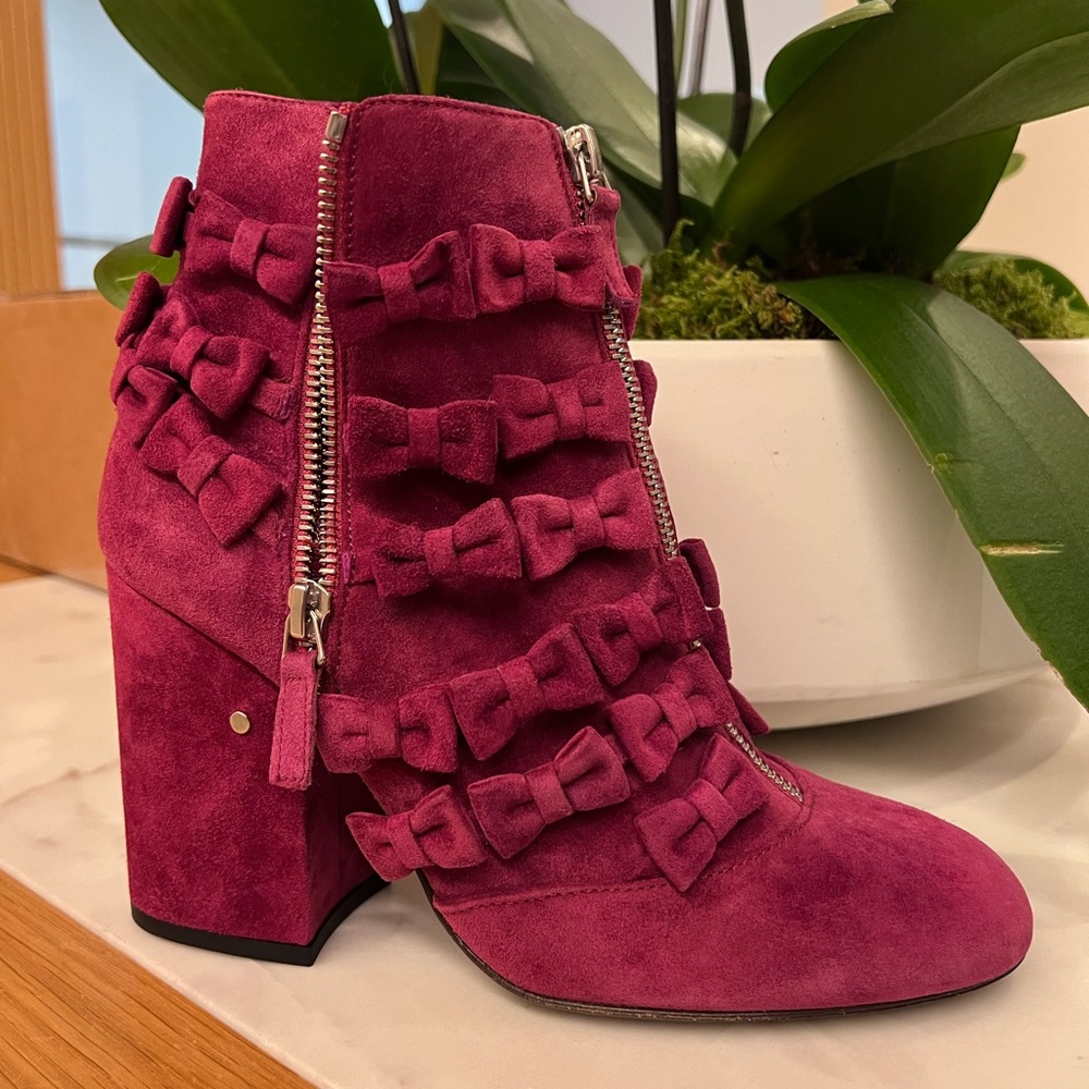 Hermes Semelle Cuir Bow Booties